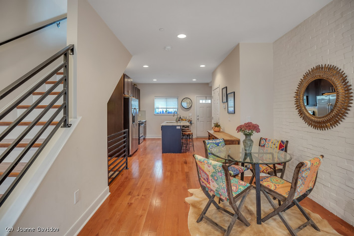 Stunning 5 yrs young townhome!